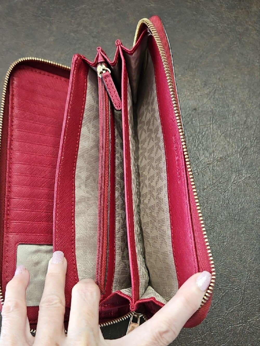 Michael Kors Mulberry Jet Set Zip-Around Leather Wallet - Picture 5 of 9